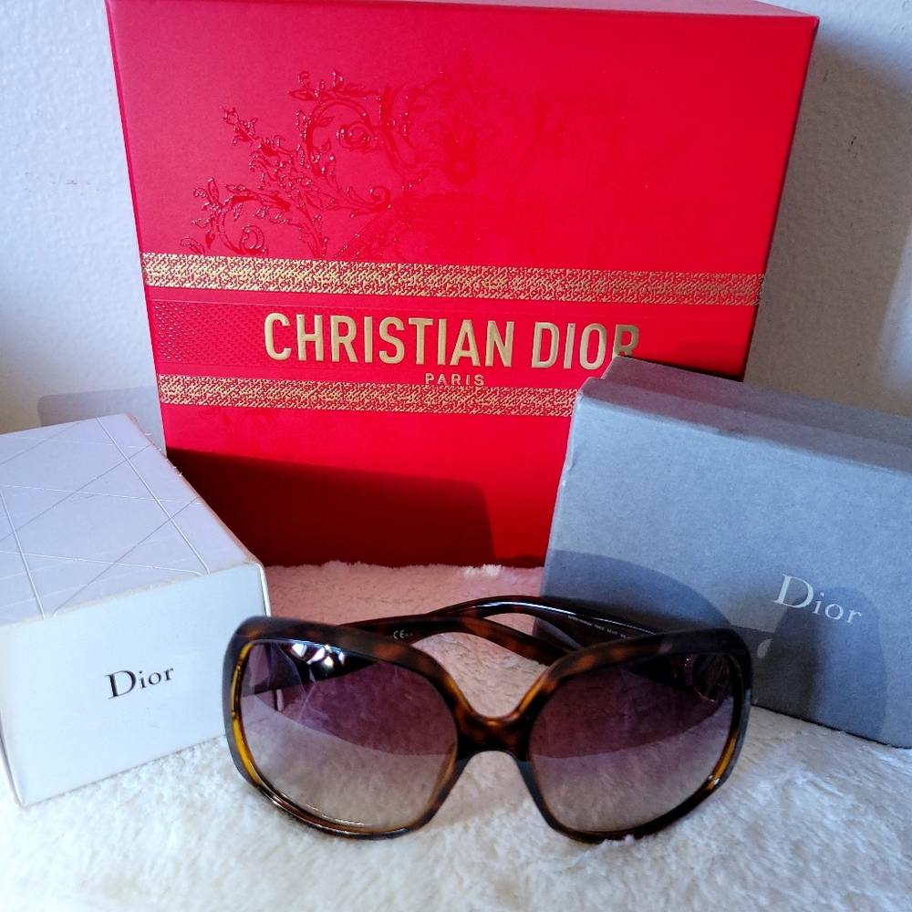 Christian DIOR Vintage Sunglass With a Case And DIOR Box - Picture 3 of 8